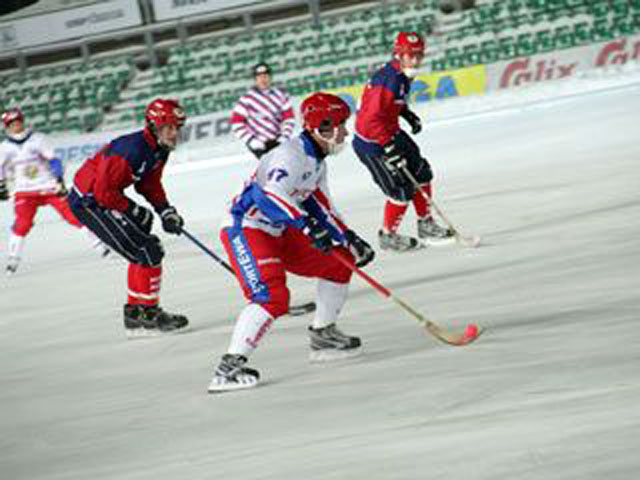 Россия обыграла Финляндию на чемпионате мира по хоккею с мячом