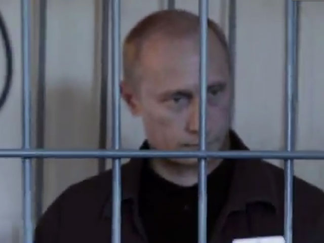 В отличие от предновогоднего видео с "поздравлением" президента Дмитрия Медведева, в этот раз политическая сатира вплотную приблизилась к черному юмору